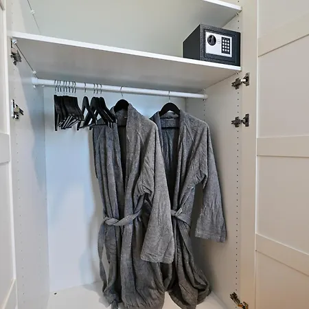 Luxury With Private Garden Апартаменты *