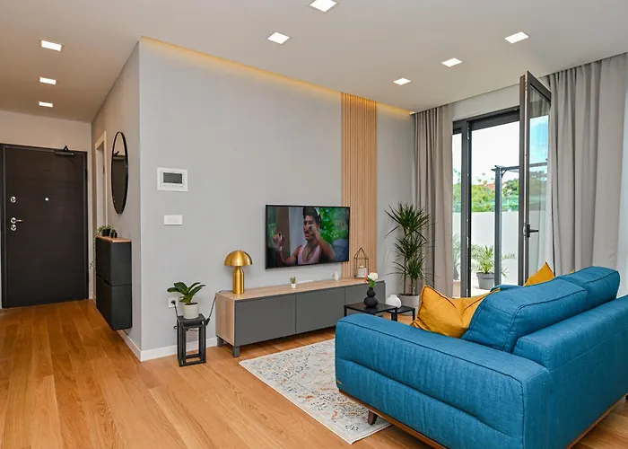 Luxury With Private Garden Zadar