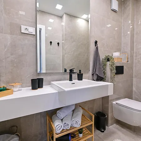 Luxury With Private Garden Lejlighed