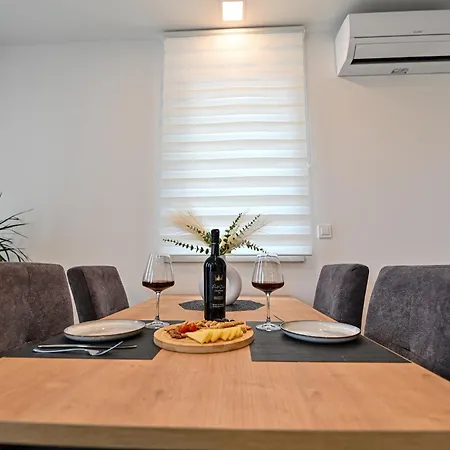 Luxury With Private Garden Lejlighed Zadar