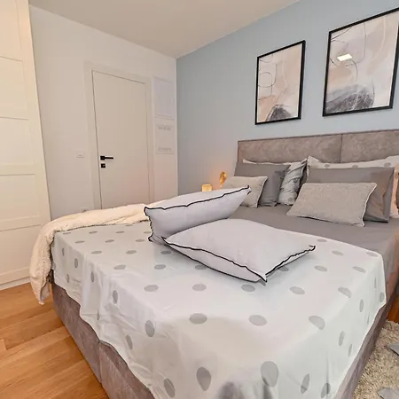 Luxury With Private Garden Апартаменти Задар