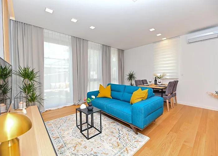 Luxury With Private Garden Zadar