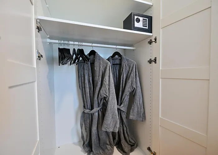 Luxury With Private Garden Appartement *