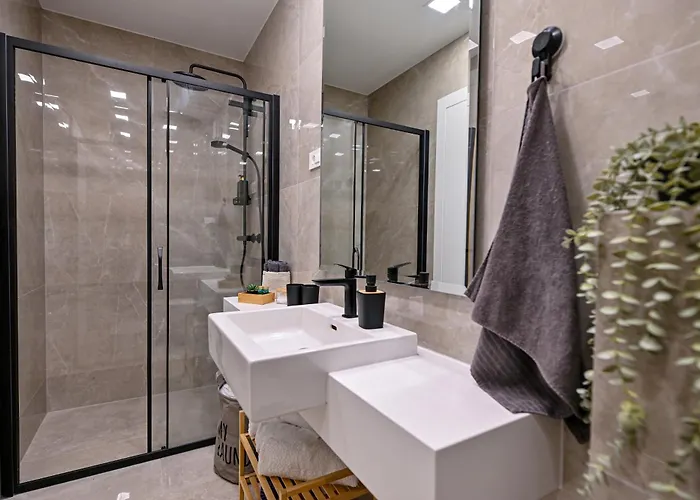 Luxury With Private Garden Zadar